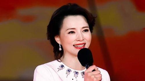 董卿校友爆料视频,视频背后的感人故事